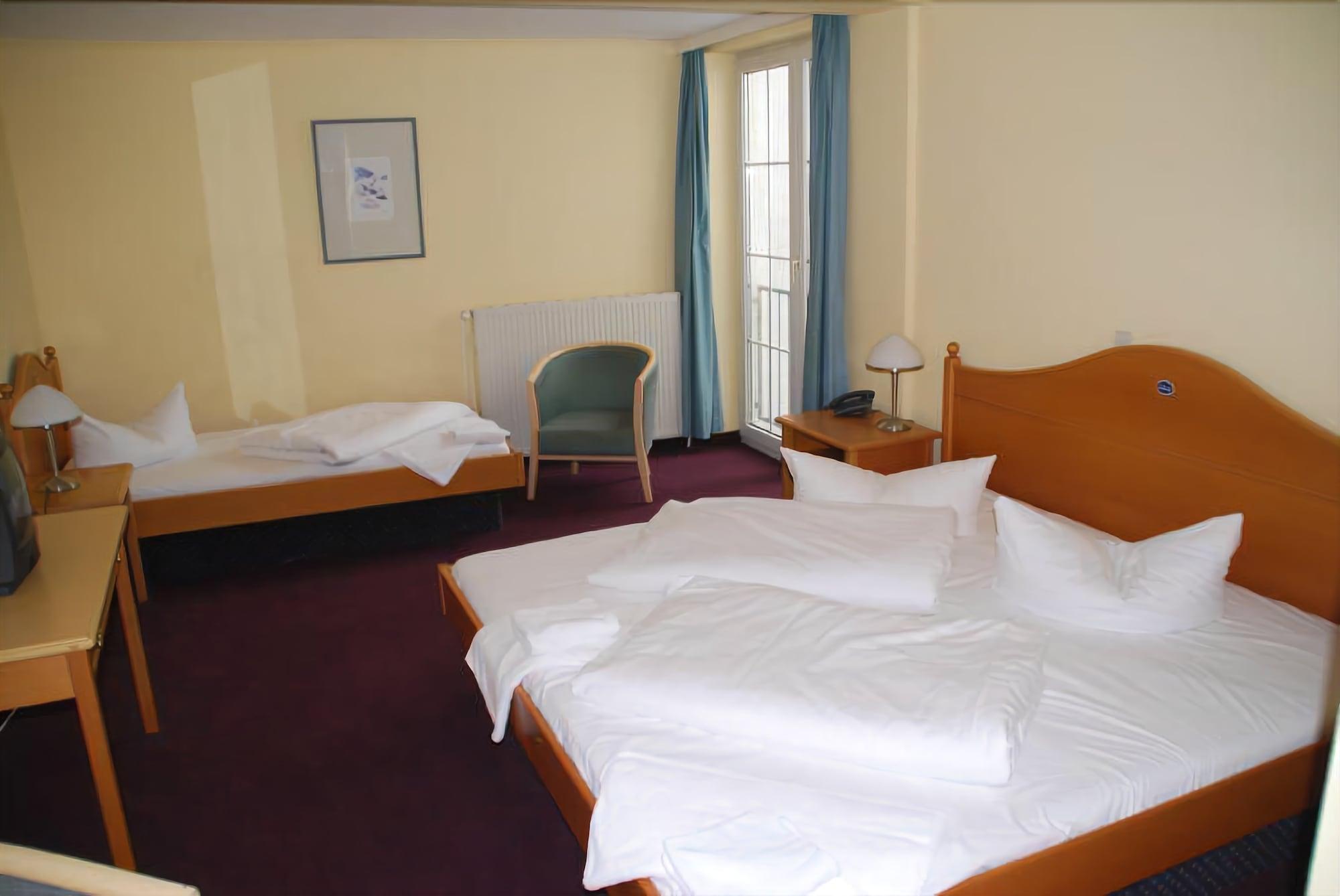 Hotel Lindenberger Hof Ahrensfelde Kültér fotó