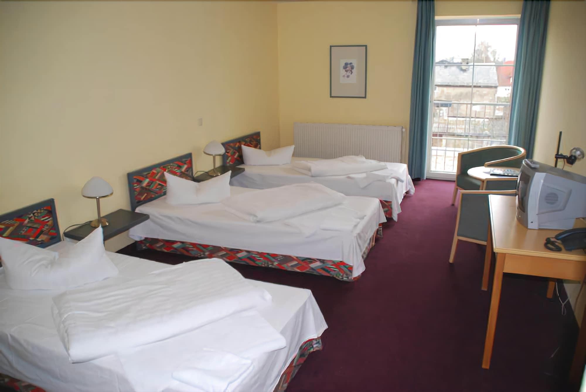 Hotel Lindenberger Hof Ahrensfelde Kültér fotó
