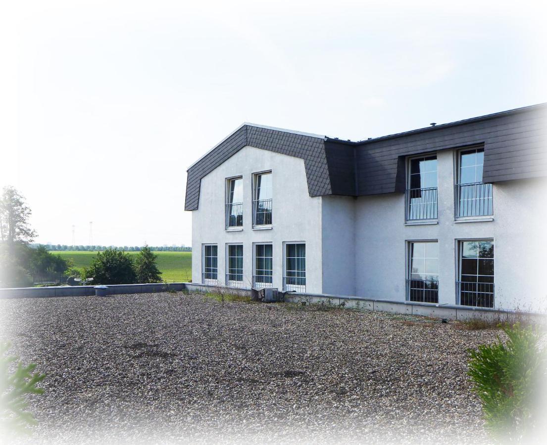 Hotel Lindenberger Hof Ahrensfelde Kültér fotó